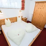 Ederhof 아파트호텔