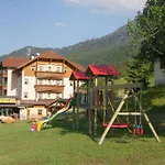 Ederhof 아파트호텔 4*