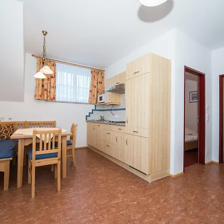 Ederhof Aparthotel 4*